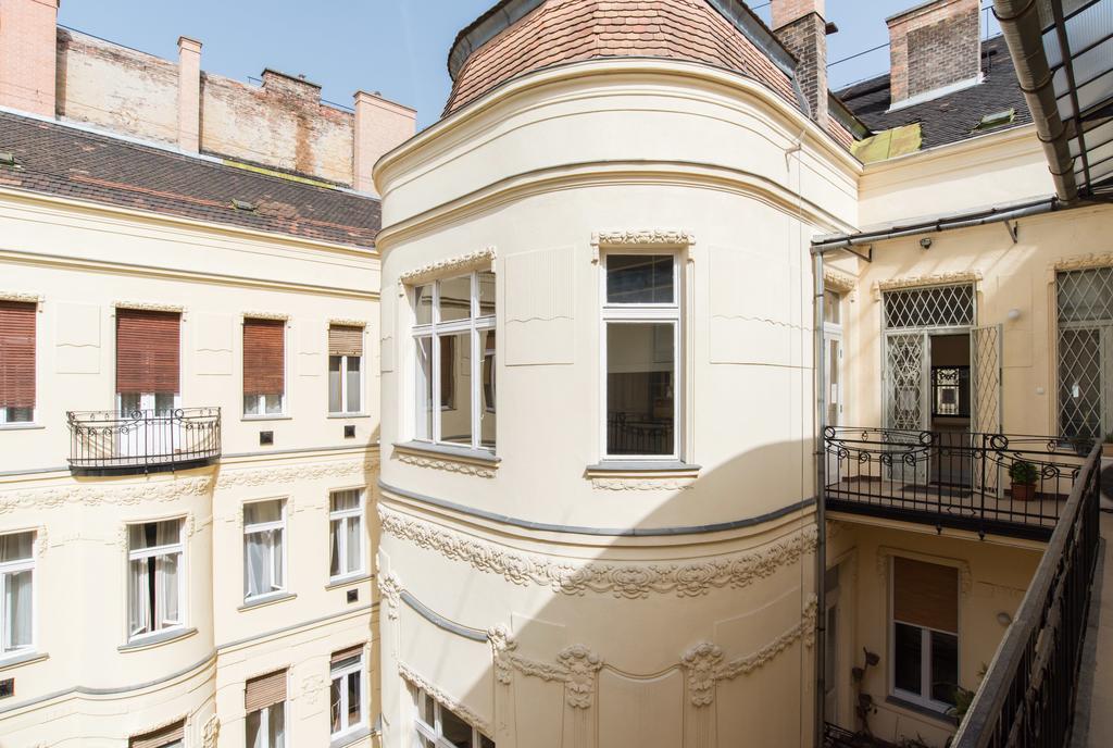 Hostel Downtown Oasis Budapest Exterior foto