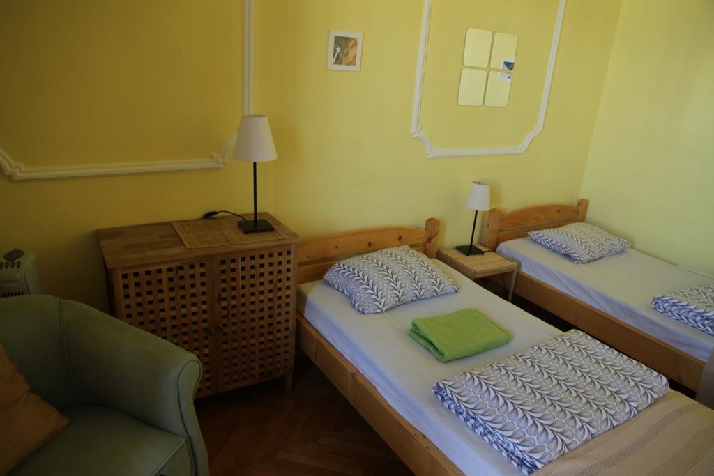 Hostel Downtown Oasis Budapest Exterior foto