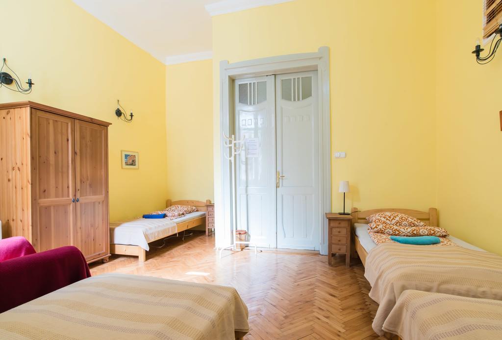 Hostel Downtown Oasis Budapest Exterior foto