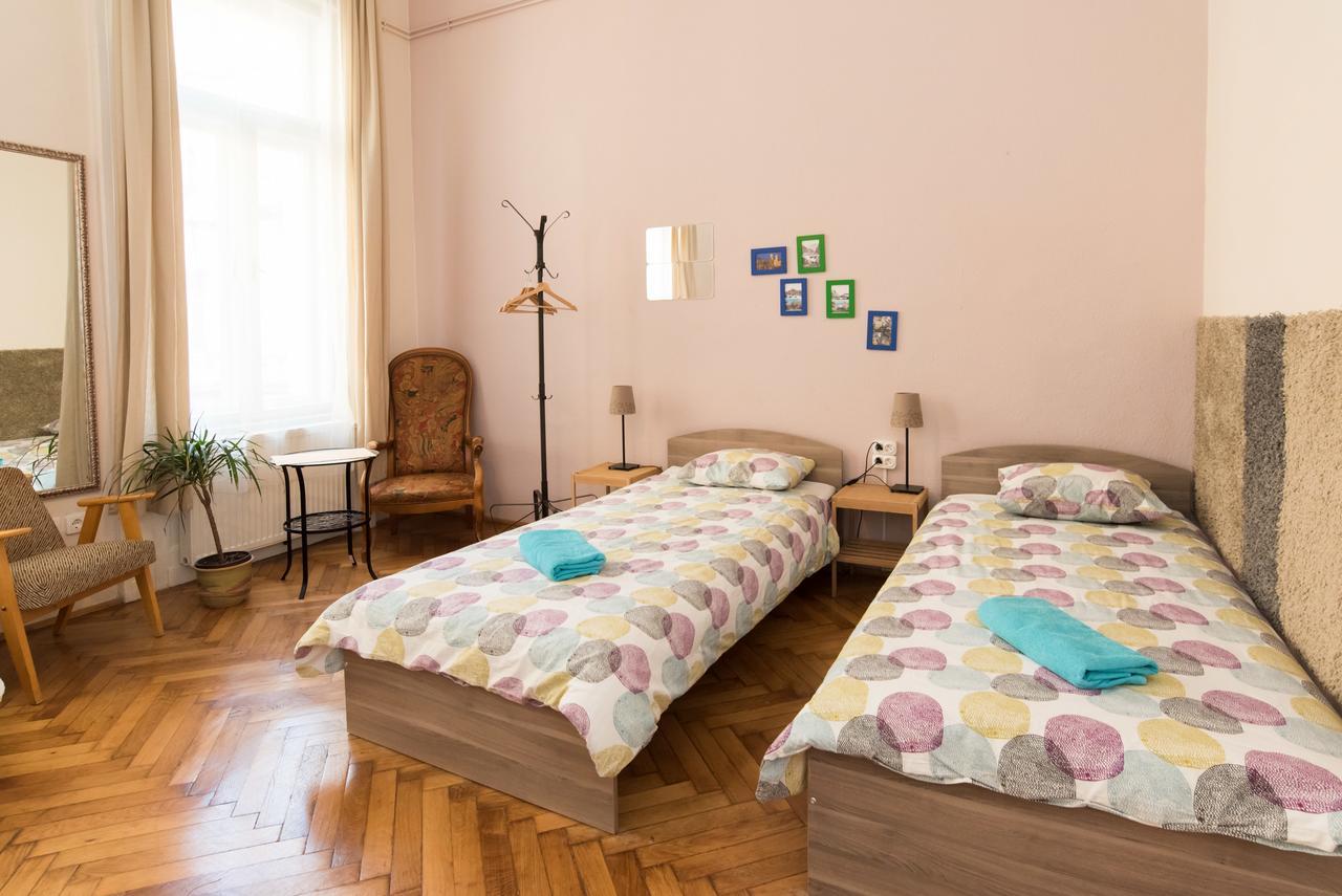 Hostel Downtown Oasis Budapest Exterior foto
